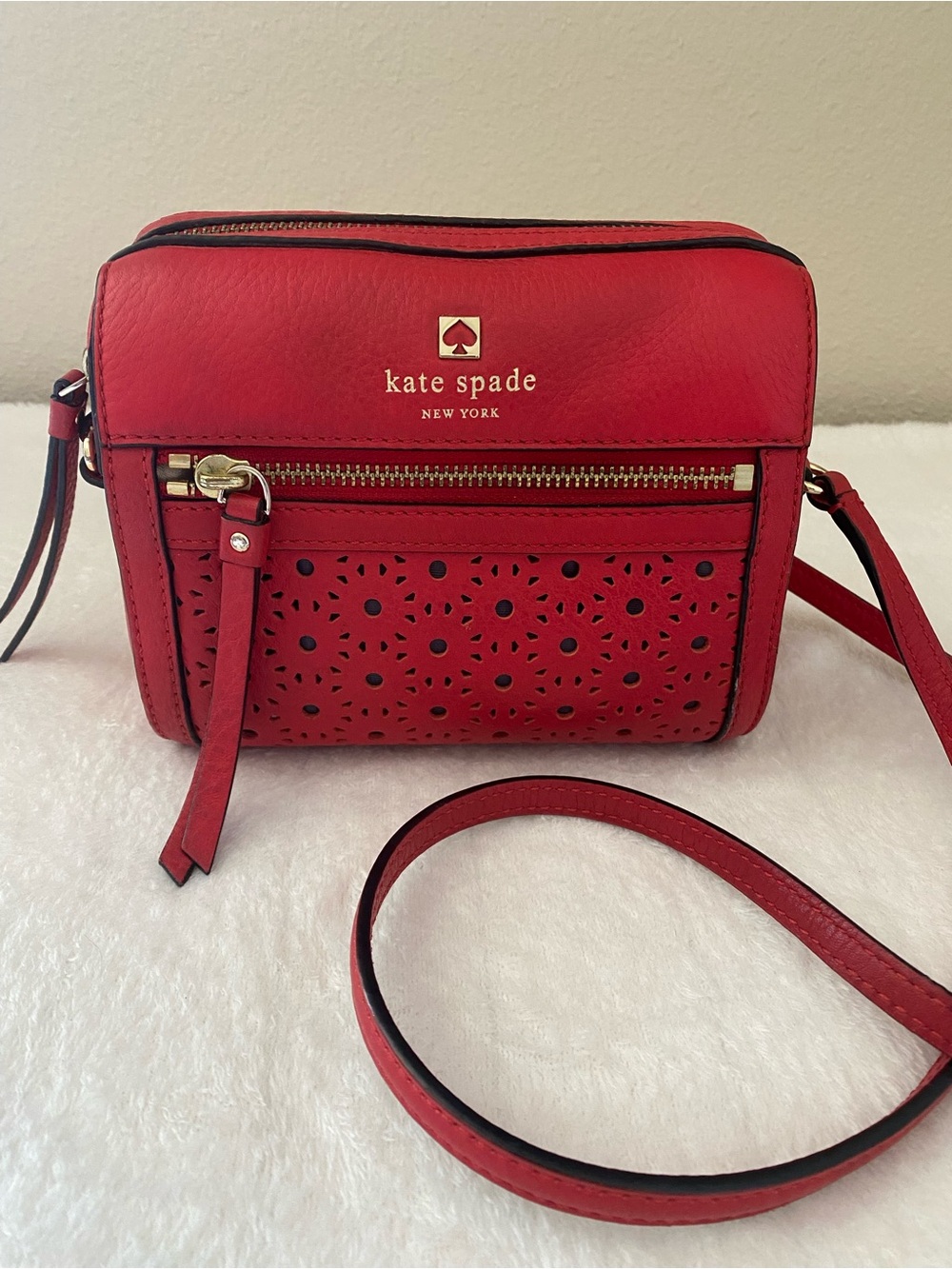 kate spade Perri Lane Bubbles Looloo red laser-cut crossbody